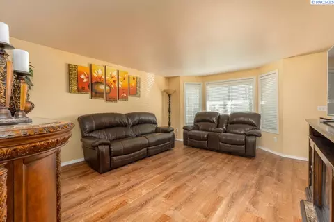 9311 Percheron Dr, Pasco, WA 99301 photo 5