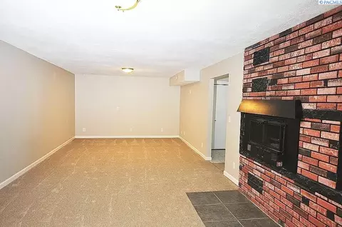 4516 Crescent Rd, Pasco, WA 99301 photo 9