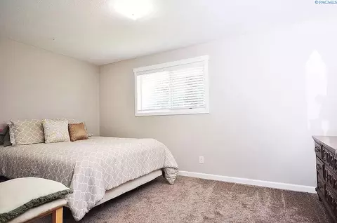 4516 Crescent Rd, Pasco, WA 99301 photo 8