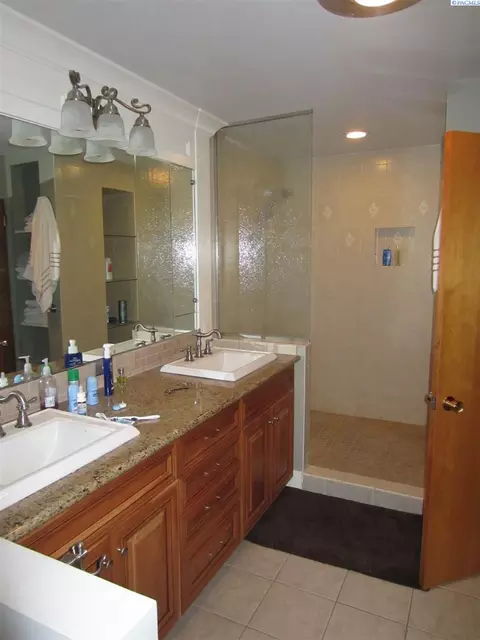 215 SE Dilke St, Pullman, WA 99163 photo 4