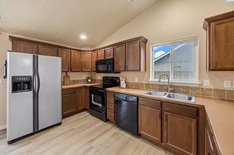 6214 Ochoco Ln, Pasco, WA 99301 photo 7