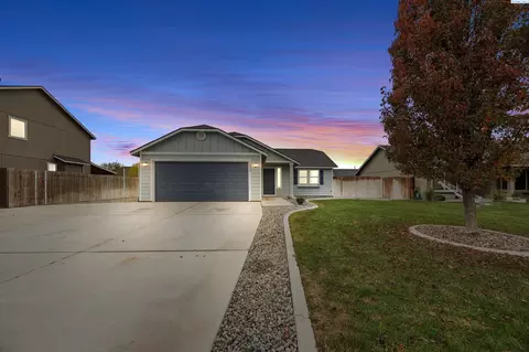 6214 Ochoco Ln, Pasco, WA 99301 photo 2
