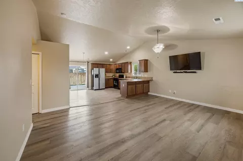 6214 Ochoco Ln, Pasco, WA 99301 photo 5