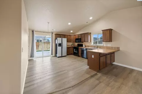 6214 Ochoco Ln, Pasco, WA 99301 photo 6