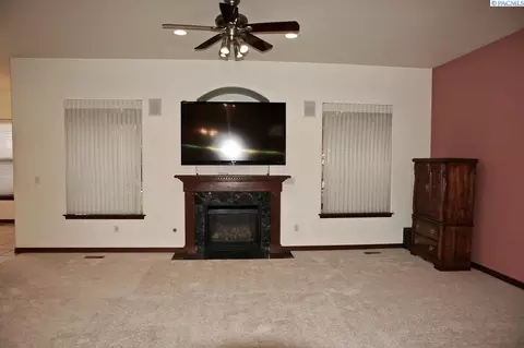 3907 Tusayan Dr, Pasco, WA 99301 photo 3