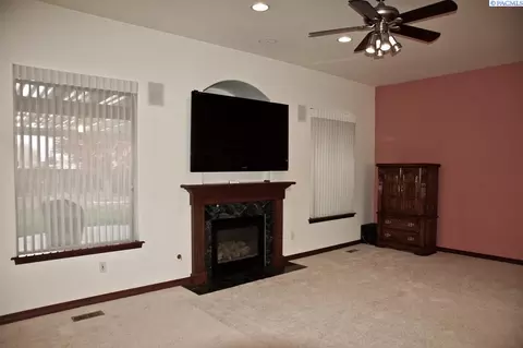 3907 Tusayan Dr, Pasco, WA 99301 photo 4