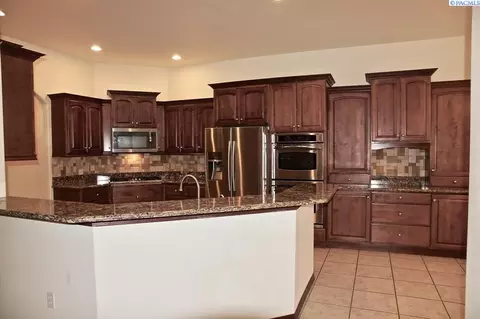 3907 Tusayan Dr, Pasco, WA 99301 photo 9