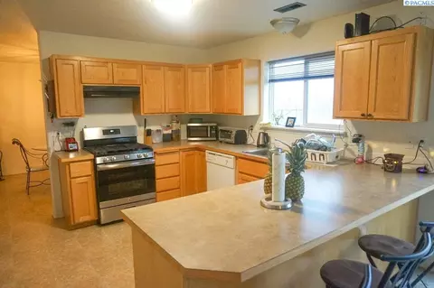 1204 N Beech Ave, Pasco, WA 99301 photo 8