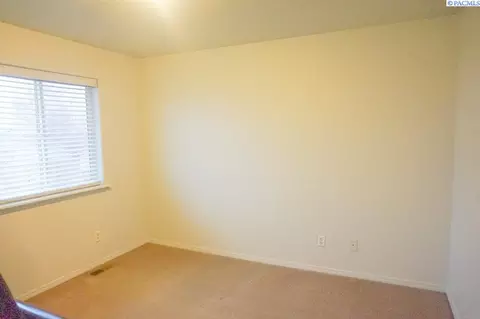 1204 N Beech Ave, Pasco, WA 99301 photo 14