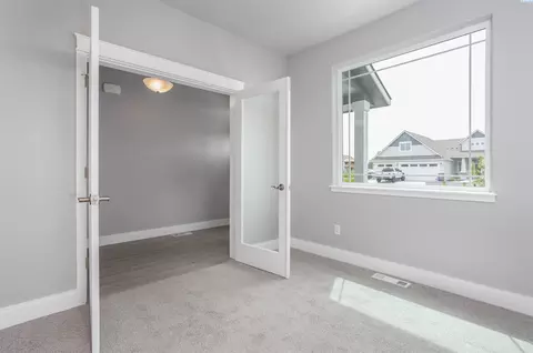 5613 W Ruby St, Pasco, WA 99301 photo 3