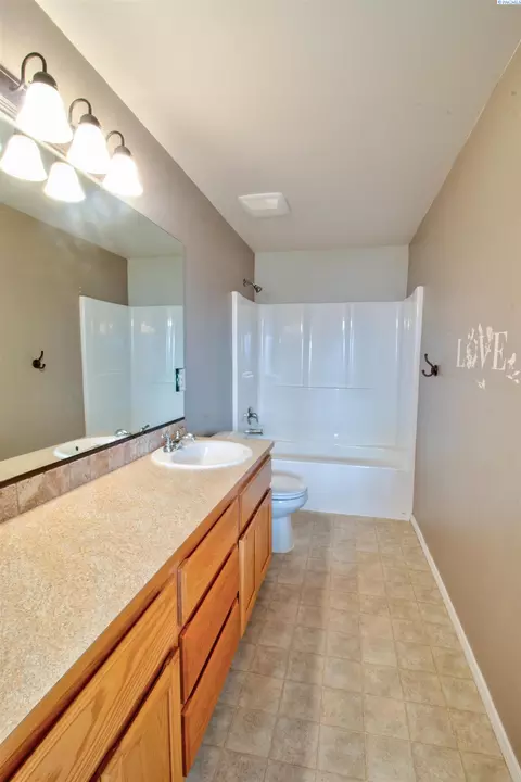 5417 Johnson Dr, Pasco, WA 99301 photo 13