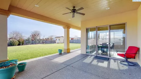 2109 Amy Loop, Pasco, WA 99301 photo 2