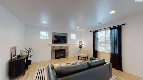 1236 SW Big Sky Ct, Pullman, WA 99163 photo 4
