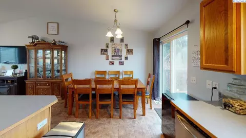 1965 NW Arcadia Dr, Pullman, WA 99163 photo 4