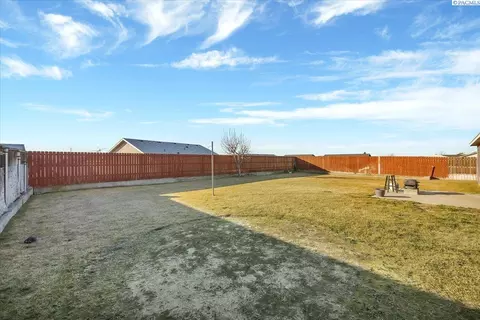 2706 E Helena St, Pasco, WA 99301 photo 7