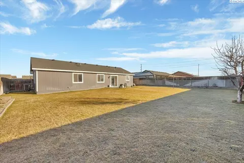2706 E Helena St, Pasco, WA 99301 photo 9