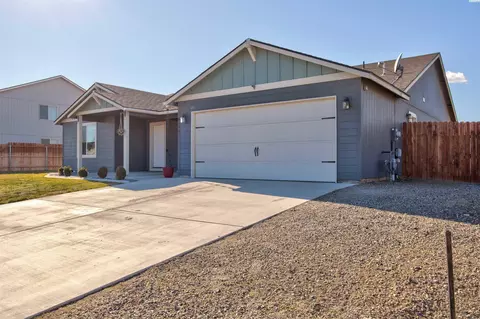 6106 Rocket Ln, Pasco, WA 99301 photo 2