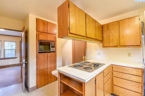 955 NE B St, Pullman, WA 99163 photo 8