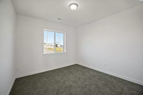 2905 E Helena, Pasco, WA 99301 photo 4