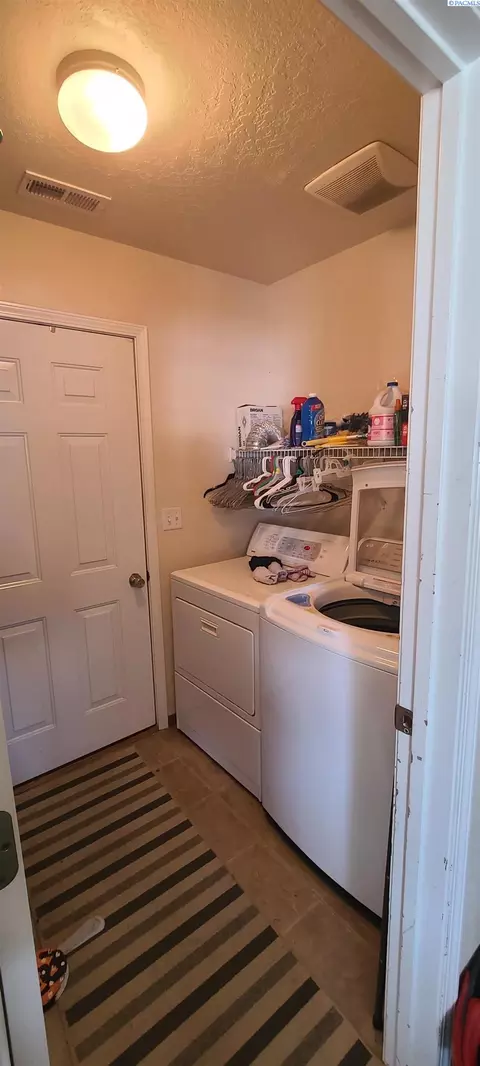 3410 Emerald Downs, Pasco, WA 99301 photo 13