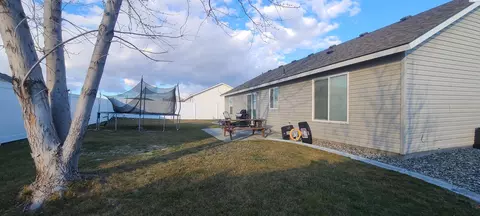 3410 Emerald Downs, Pasco, WA 99301 photo 2