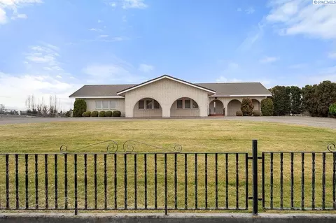 5420 W Livingston, Pasco, WA 99301 photo 1