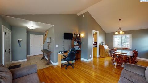 700 SW Center St, Pullman, WA 99163 photo 2