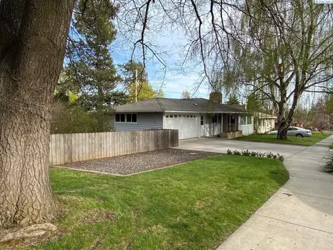930 NW Charlotte, Pullman, WA 99163 photo 3