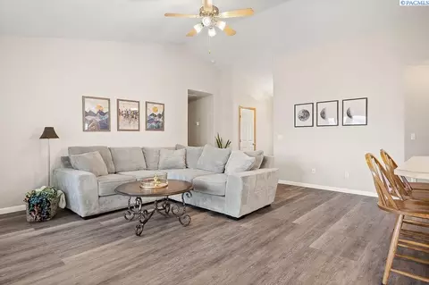 18 Marigold Loop, Pasco, WA 99301 photo 17