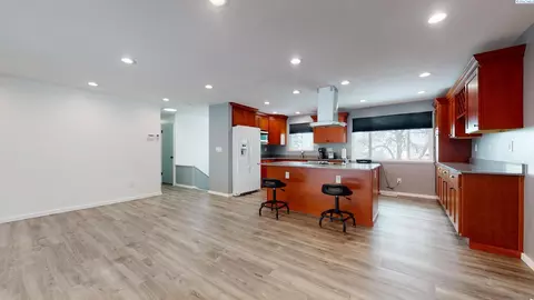 1310 NW Douglas Dr, Pullman, WA 99163 photo 3