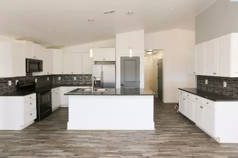 309 E Clark St, Connell, WA 99326 photo 8