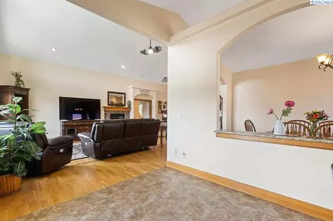 15313 Clear View Loop, Kennewick, WA 99338 photo 14