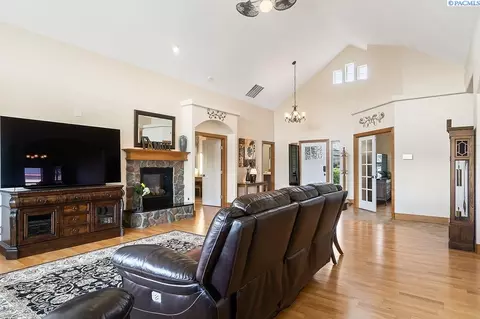 15313 Clear View Loop, Kennewick, WA 99338 photo 9