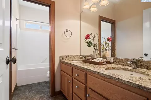 15313 Clear View Loop, Kennewick, WA 99338 photo 22