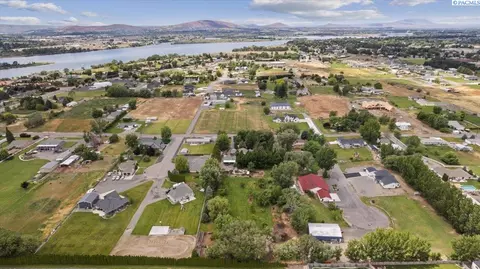 1817 N Road 76, Pasco, WA 99301 photo 4