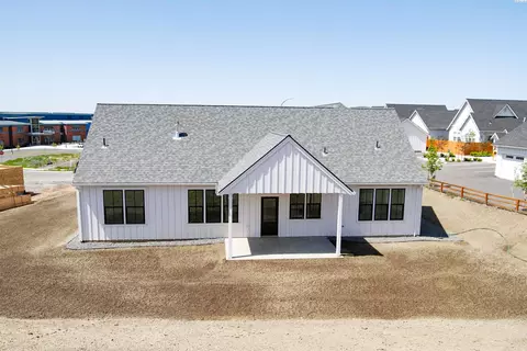 1235 NW Kamiak Ct, Pullman, WA 99163 photo 3