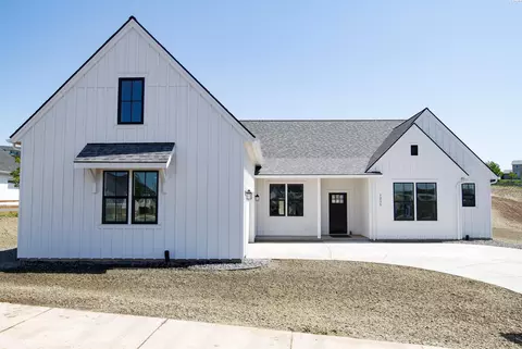 1235 NW Kamiak Ct, Pullman, WA 99163 photo 2