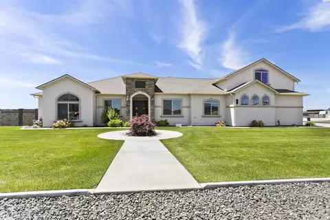 6724 Eagle Crest Dr, Pasco, WA 99301 photo 3