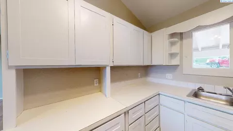 625 SW James, Pullman, WA 99163 photo 9