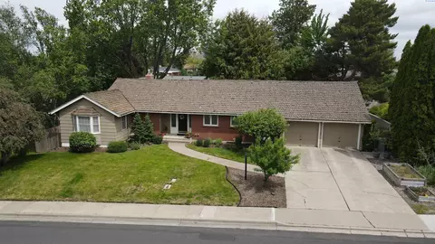 420 SE Crestview Dr, Pullman, WA 99163 photo 1