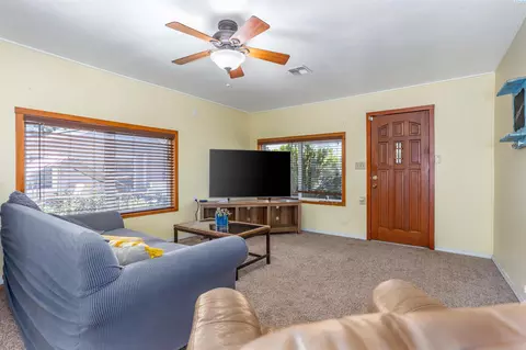 122 E 4th Ave, Kennewick, WA 99336 photo 3
