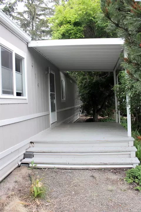 419 NW Park West Dr, Pullman, WA 99163 photo 2