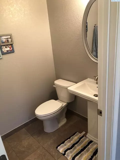 3604 W Ella, Pasco, WA 99301 photo 4