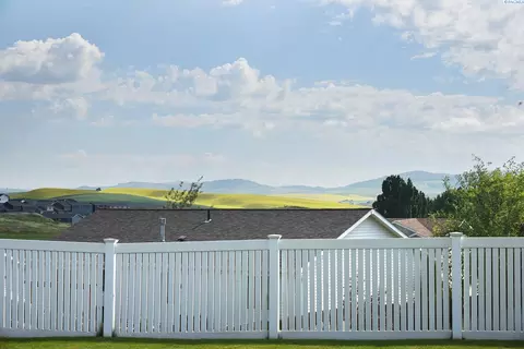 2360 NW Robert, Pullman, WA 99163 photo 11