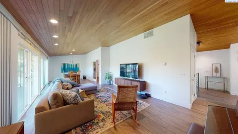 925 SE Skylark Ct, Pullman, WA 99163 photo 3