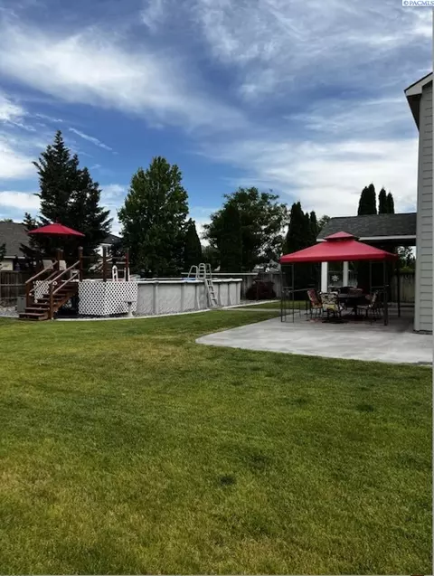 6307 Exeter Ln, Pasco, WA 99301 photo 2