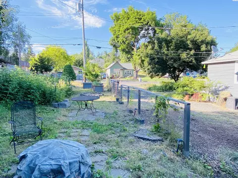 325 NW Cleveland, Pullman, WA 99163 photo 3