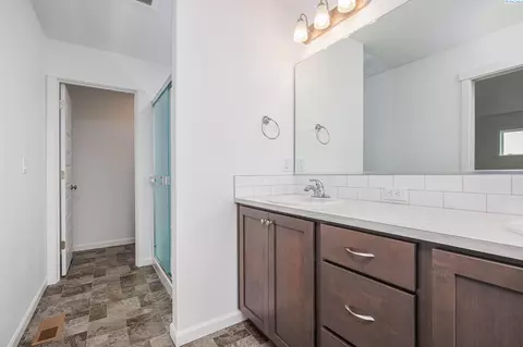 402 Ruby, Grandview, WA 98930 photo 22