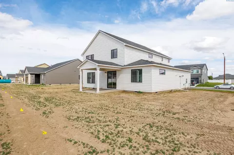 402 Ruby, Grandview, WA 98930 photo 24