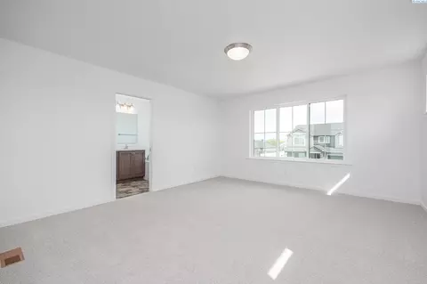 402 Ruby, Grandview, WA 98930 photo 18